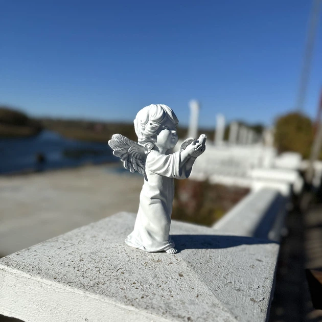 Статуетка Янгол тримає голуба, білий (17×12×8 см), декоративна фігура з полістоуну - Фото 4 Статуетка Янгол тримає голуба, білий (17×12×8 см), декоративна фігура з полістоуну - зображення 4