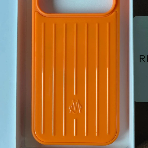 Чехол панель The RIMOWA Aluminium Case для Apple iPhone 17 Pro Max