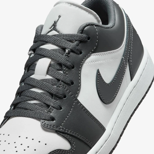 Кросівки чоловічі Jordan Air 1 Low 42.5 Чорно-білий 553558-044