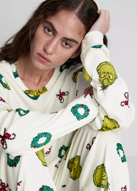 М'який плюшевий світшот Primark The Grinch Christmas XS для дому та сну Молочний (8545) - Фото 2 М'який плюшевий світшот Primark The Grinch Christmas XS для дому та сну Молочний (8545) - зображення 2
