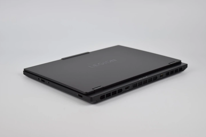 Игровой ноутбук Lenovo Legion 5 15IRX10 i7-13650HX / 32GB / 1TB / RTX 5060 / 15.1" WQXGA 165Hz / Win11 - Фото 3 Игровой ноутбук Lenovo Legion 5 15IRX10 i7-13650HX / 32GB / 1TB / RTX 5060 / 15.1" WQXGA 165Hz / Win11 - изображение 3