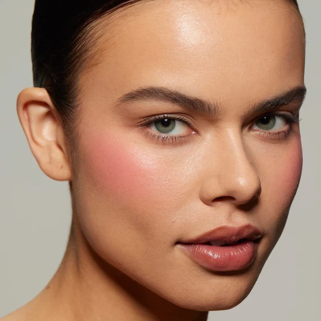Гибридные румяна Kylie Cosmetics "Cheeky Mood" Hybrid Blush - изображение 4