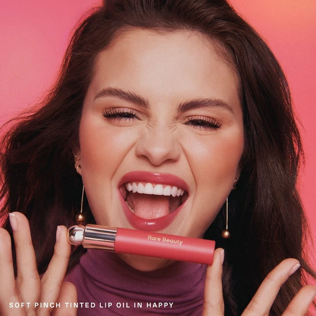 Олійка-тінт для губ Rare Beauty by Selena Gomez Soft Pinch Tinted Lip Oil Stain відтінок Happy 3 мл - зображення 4