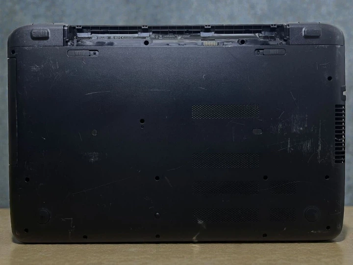Ноутбук Б-класс HP 17-p023ng / 17.3" (1600x900) TN / AMD E1-6010 (2 ядра по 1.35 GHz) / 4 GB DDR3 / 120 GB SSD / AMD Radeon R2 Graphics / WebCam / DVD-ROM / Без АКБ б/у - Фото 3 Ноутбук Б-класс HP 17-p023ng / 17.3" (1600x900) TN / AMD E1-6010 (2 ядра по 1.35 GHz) / 4 GB DDR3 / 120 GB SSD / AMD Radeon R2 Graphics / WebCam / DVD-ROM / Без АКБ б/у - изображение 3