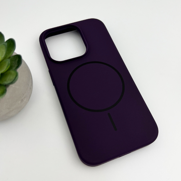 Захисний чохол-накладка Cosmic Silicone Case Magnetic для Apple iPhone 14 Pro Max Dark Purple (SilMag14PM-30) - зображення 3