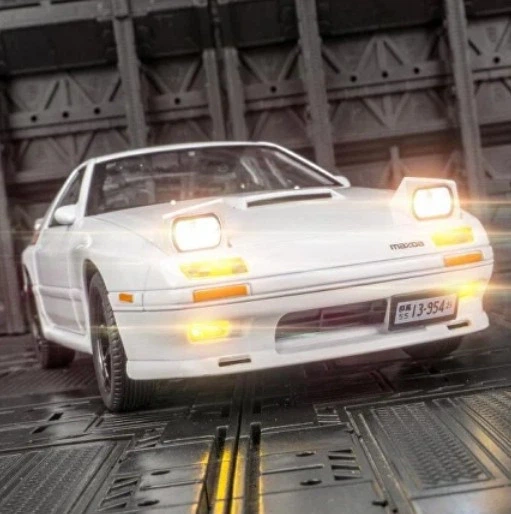 Моделька машини Mazda RX-7 в маштабі 1:24 зі світловими, звуковими ефектами та рухомими елементами - зображення 6