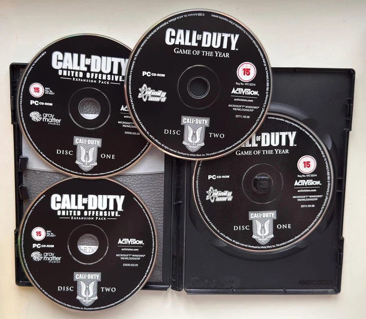 Диск для PC - Call of Duty Deluxe Edition Best Of Activision, англійська версія, Б/В - Фото 3 Диск для PC - Call of Duty Deluxe Edition Best Of Activision, англійська версія, Б/В - зображення 3