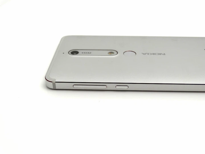 Смартфон Nokia 6.1 TA-1043 3/32 NFC (б/в) - Фото 9 Смартфон Nokia 6.1 TA-1043 3/32 NFC (б/в) - зображення 9