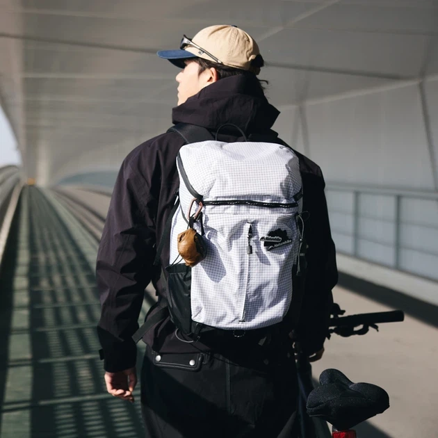 Рюкзак туристичний Naturehike Helium CNK2300BB017, 25 л, коричневий - зображення 11