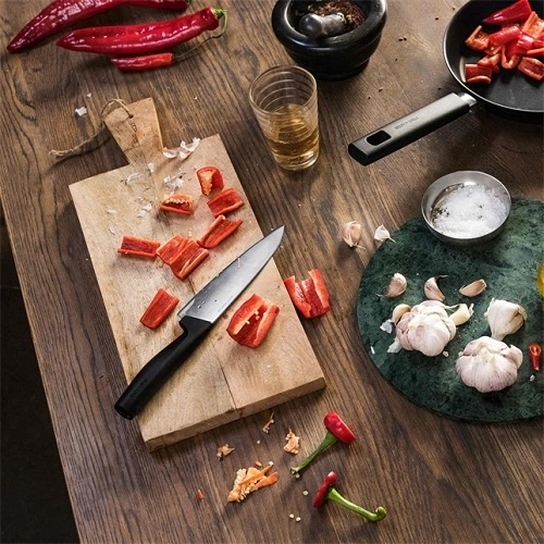 Nóż szefa kuchni średni Fiskars Hard Edge 17 cm (1051748) - obraz 5