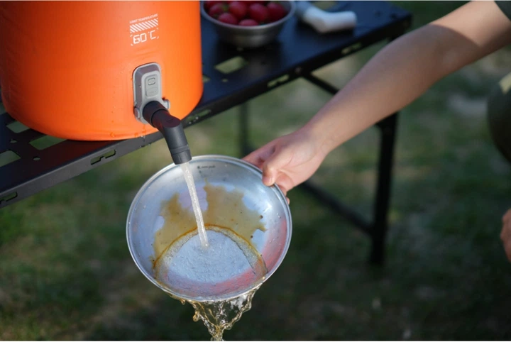 Душ портативний із ємністю та насосом FLEXTAILGEAR Tiny Shower Bucket 20 л Помаранчевий (TSB-700) - Фото 15 Душ портативний із ємністю та насосом FLEXTAILGEAR Tiny Shower Bucket 20 л Помаранчевий (TSB-700) - зображення 15