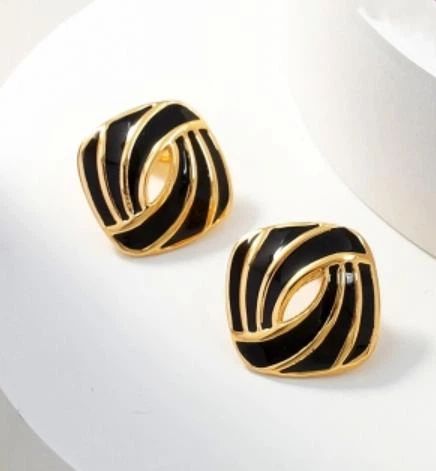 Сережки універсальні Ромби jewelry Золотисті - чорні - Фото 3 Сережки універсальні Ромби jewelry Золотисті - чорні - зображення 3