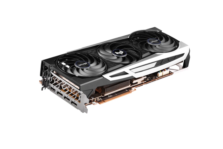 Відеокарта Sapphire AMD Radeon RX 6800 XT 16Gb Nitro+ (11304-02-20G) (GDDR6, 256 bit, PCI-E v4.0 x16) Б/в - зображення 3