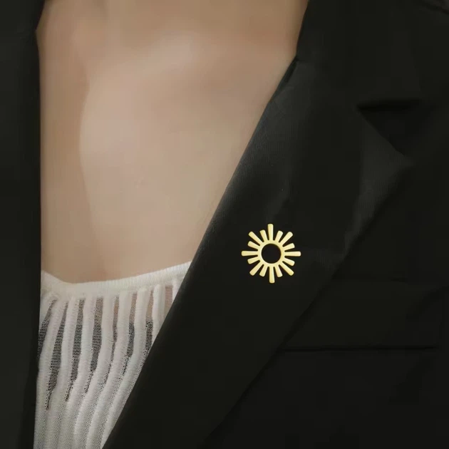 Значок из стали BROCHE брошь бижутерия Космос Солнце золотистый BRGV115242 - изображение 5
