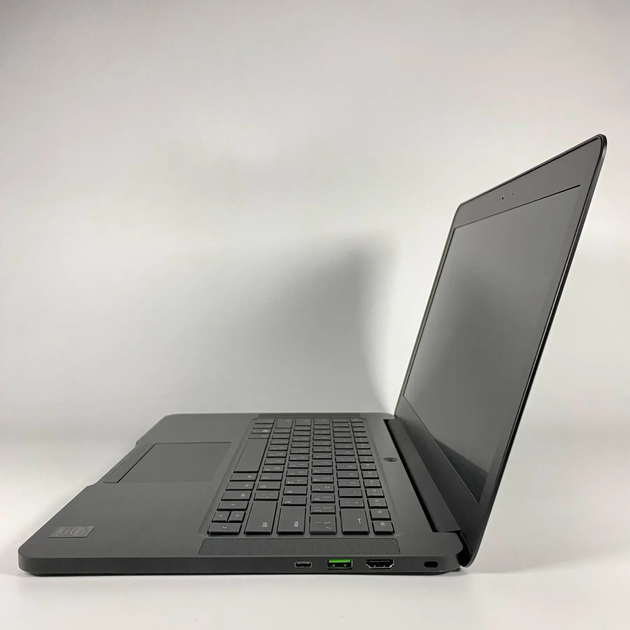 Ігровий ноутбук Razer Blade RZ09-0195 / 14" (1920x1080) IPS / Intel Core i7-6700HQ (4 (8) ядра по 2,6 - 3,5 ГГц) / 16 ГБ DDR4 / 1000 ГБ SSD / nVidia GeForce GTX 1060, 6 ГБ GDDR5, 192-біт / WebCam / HDMI б/в - Фото 5 Ігровий ноутбук Razer Blade RZ09-0195 / 14" (1920x1080) IPS / Intel Core i7-6700HQ (4 (8) ядра по 2,6 - 3,5 ГГц) / 16 ГБ DDR4 / 1000 ГБ SSD / nVidia GeForce GTX 1060, 6 ГБ GDDR5, 192-біт / WebCam / HDMI б/в - зображення 5