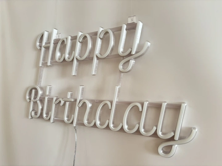 Неоновая вывеска Happy birthday 700x435 Белый - Фото 6 Неоновая вывеска Happy birthday 700x435 Белый - изображение 6