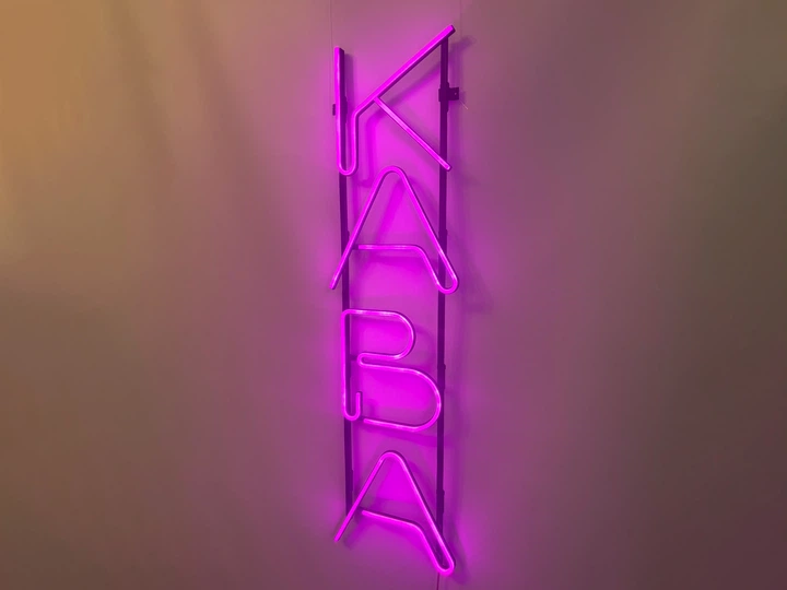 Неоновая вывеска Кофе вертикальный 1000x270 Розовый - Фото 4 Неоновая вывеска Кофе вертикальный 1000x270 Розовый - изображение 4