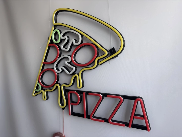 Неоновая вывеска Pizza 540x440 Комбинированный - Фото 6 Неоновая вывеска Pizza 540x440 Комбинированный - изображение 6