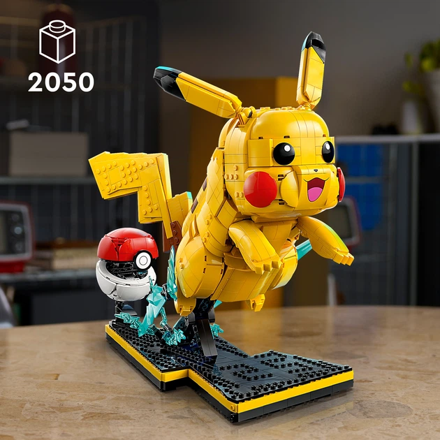 Конструктор LEGO Pokemon Пікачу й покебол 2050 деталей (72152) - зображення 3