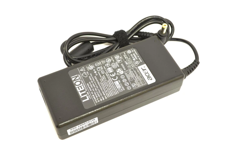Блок питания для ноутбука Acer 90W 19V 4.74A 5.5x1.7mm PA-1900-05 Orig - Фото 3 Блок питания для ноутбука Acer 90W 19V 4.74A 5.5x1.7mm PA-1900-05 Orig - изображение 3