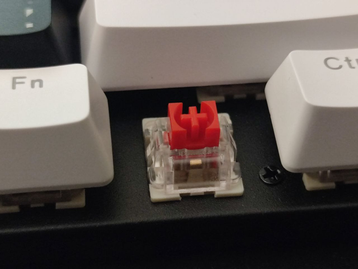 Механічна ігрова клавіатура XSTRIKE X-1010 PRO USB з RGB-підсвіткою, червоні свічі, 104 клавиши, 26 клавіш Anti-Ghosting, повнорозмірна - зображення 10