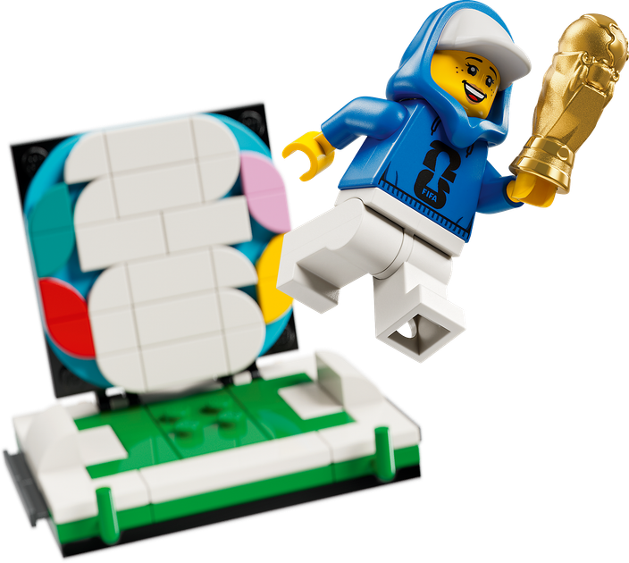 Конструктор LEGO Editions Офіційний трофей чемпіонату світу з футболу FIFA 2842 деталі (43020) - зображення 8