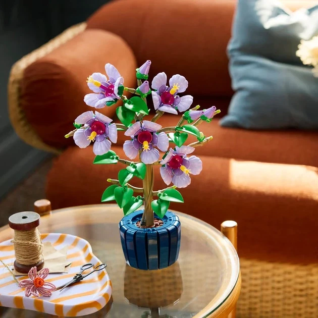 Конструктор Квіти Icons Botanicals LEGO Botanical Гибискус Фіолетовий Hibiscus 10372 сумісний із деталями лего/Lego - зображення 3