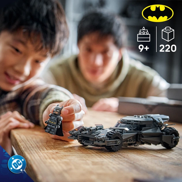 Zestaw klocków LEGO Super Heroes Batmobil z filmu Batman v Superman 220 elementów (76331) - obraz 3