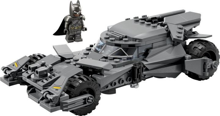 Конструктор LEGO Super Heroes Бэтмобиль из фильма Бэтмен против Супермена 220 деталей (76331) - изображение 2