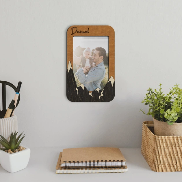 Фоторамка деревянная The Frame Depot Горные вершины вертикальное фото 10х15см под персонализацию 13х20см Светло-коричневый (mountain_4x6_vertical) - Фото 1 Фоторамка деревянная The Frame Depot Горные вершины вертикальное фото 10х15см под персонализацию 13х20см Светло-коричневый (mountain_4x6_vertical) - изображение 1