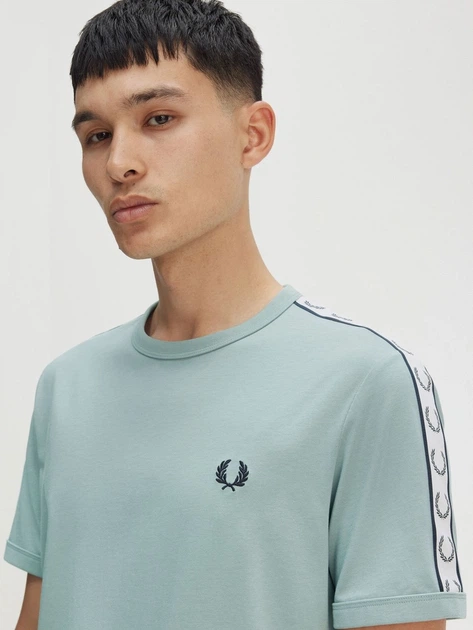 Футболка Fred Perry Taped Ringer Блакитна — розмір L - зображення 3