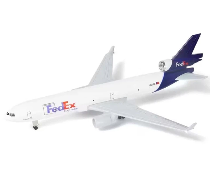 Модель літака 1:300 McDonnell Douglas MD-11 FedEx Express, лита, металева модель вантажного авіалайнеру 20 см - Фото 4 Модель літака 1:300 McDonnell Douglas MD-11 FedEx Express, лита, металева модель вантажного авіалайнеру 20 см - зображення 4