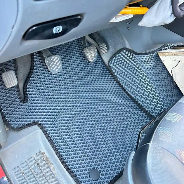 Комплект ковриков Star-Tex на 1-й ряд на Mercedes-Benz Vito W639 (2003 - 2014) 1+2 EVA/Ромб Черный - изображение 4
