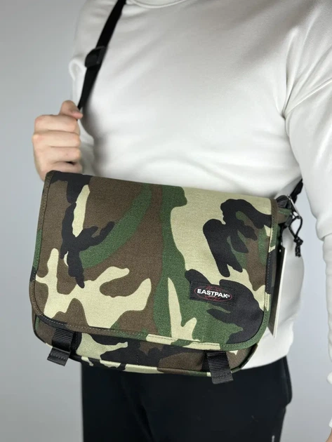 Сумка через плечо EastPak Delegate 008 20L в камуфляжном цвете. - изображение 3