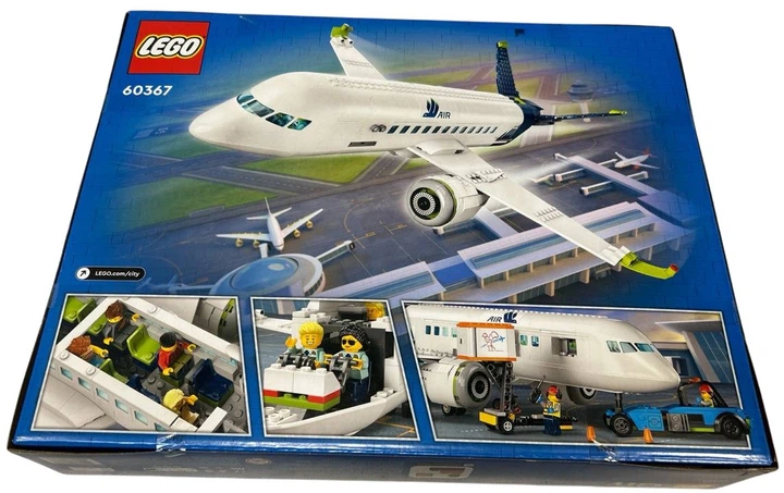 Zestaw klocków LEGO City Samolot pasażerski 913 elementów (60367) (955555915363616) - Outlet - obraz 4