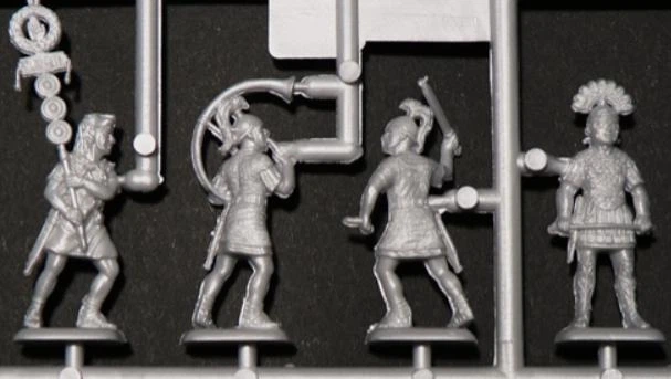 Збірна модель 1:72 фігури римська піхота I ст. до н.е Italeri 6021 - изображение 4