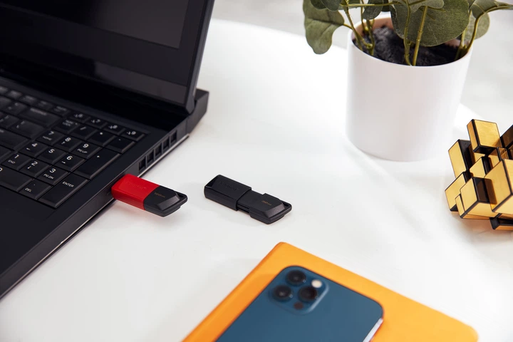 Флешка KINGSTON DataTraveler Exodia M 128 GB USB 3.2 Black/Red - Фото 4 Флешка KINGSTON DataTraveler Exodia M 128 GB USB 3.2 Black/Red - зображення 4