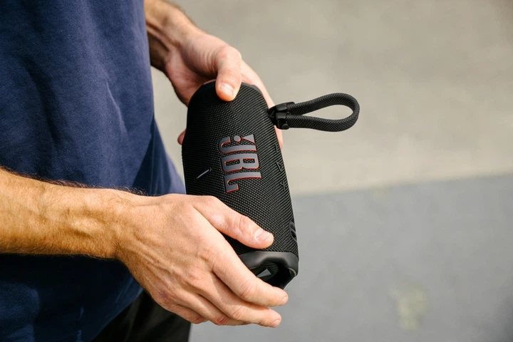 Портативна акустика JBL Charge 6 Red (JBLCHARGE6RED) (7106535) - зображення 8