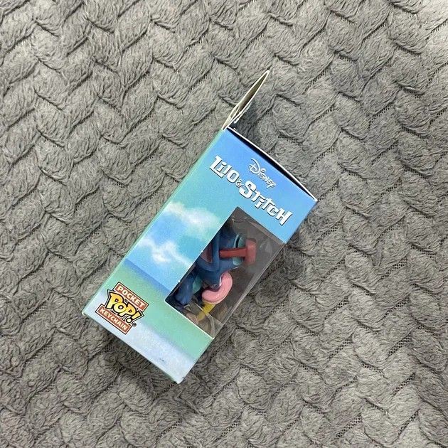 Брелок Funko Pocket Pop! Keychain: Disney - Стич (Summer Stitch) - изображение 2