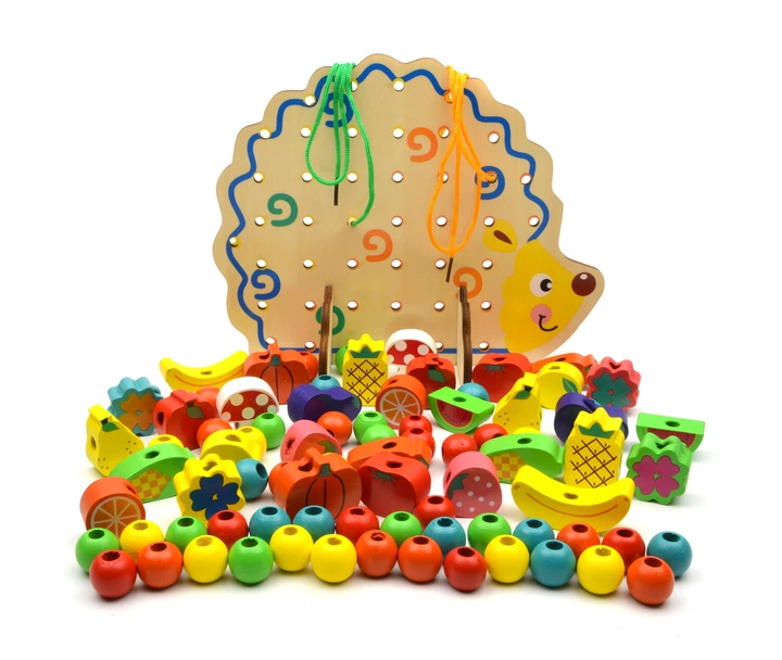 Деревянная развивающая игрушка Шнуровка Ёж WToys, 25916 - изображение 2