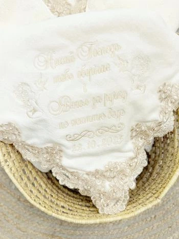 Утепленная крыжма для девочки Family Tradition велюровая махра с вышивкой и кружевом 100х100 см айвори Крещения Николь - изображение 3