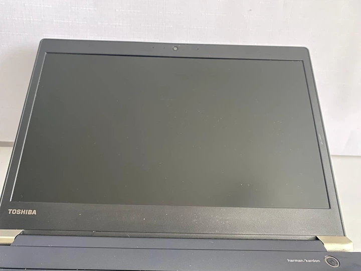 Ноутбук Toshiba PORTEGE X30-E 13.3" (i5-8350U / 16GB / SSD 256GB / 1920x1080 IPS) б/в - Фото 8 Ноутбук Toshiba PORTEGE X30-E 13.3" (i5-8350U / 16GB / SSD 256GB / 1920x1080 IPS) б/в - зображення 8