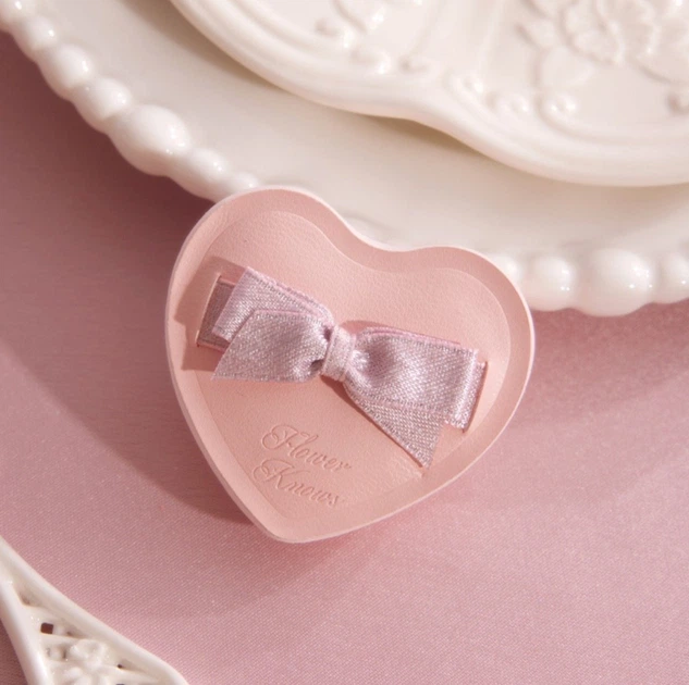 Спонж для макияжа от Flower Knows из коллекции Strawberry Cupid Heart Shaped Marshmallow Powder Puff - Фото 2 Спонж для макияжа от Flower Knows из коллекции Strawberry Cupid Heart Shaped Marshmallow Powder Puff - изображение 2