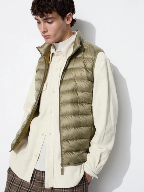 Теплый жилет мужской UNIQLO 905262938 M Коричневый (1159852946) - Фото 2 Теплый жилет мужской UNIQLO 905262938 M Коричневый (1159852946) - изображение 2