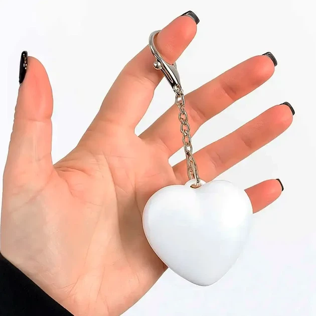 Брелок сердце с LED подсветкой RGB зарядка от USB фонарик для сумки степень защиты IP65 высота 10 см - Фото 4 Брелок сердце с LED подсветкой RGB зарядка от USB фонарик для сумки степень защиты IP65 высота 10 см - изображение 4