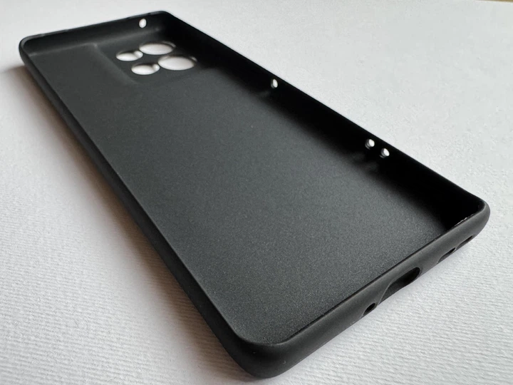 Захисний чохол для Motorola Edge 50 тонкий, чорний, надійний захист від ударів, з високоякісного силікону - Фото 7 Захисний чохол для Motorola Edge 50 тонкий, чорний, надійний захист від ударів, з високоякісного силікону - зображення 7