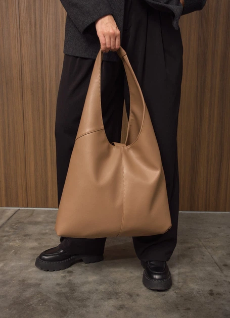 Женская сумка Sambag HOBO M кофейный 35 х 40 х 8 см (53200021) - Фото 6 Женская сумка Sambag HOBO M кофейный 35 х 40 х 8 см (53200021) - изображение 6
