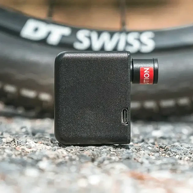 Портативный аккумуляторный насос для велосипедных шин 100 PSI Type-C AS1 Mini с мягкой подушкой сиденья - изображение 4