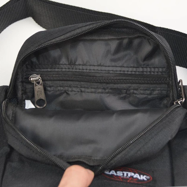 Сумка через плечо Eastpack Мессенджер Черный - Фото 4 Сумка через плечо Eastpack Мессенджер Черный - изображение 4