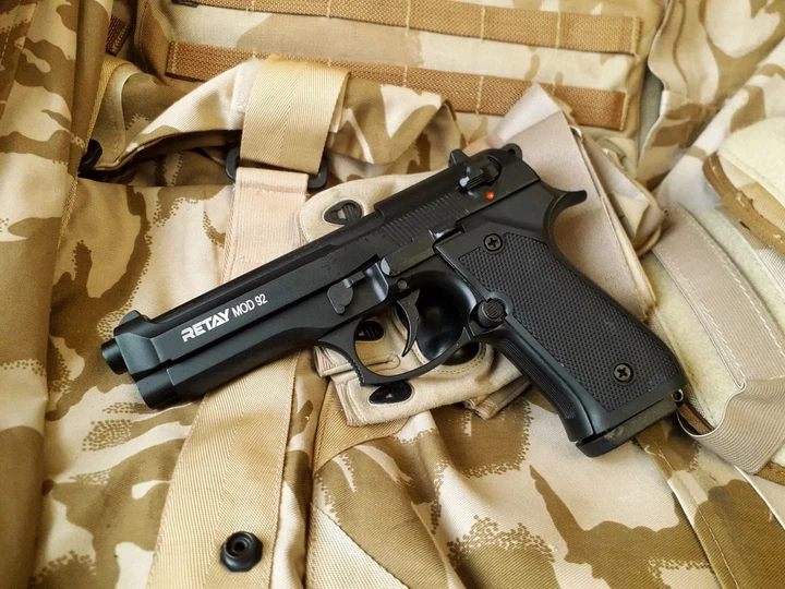 Стартовый пистолет шумовой Берета 92 Retay Mod. 92 black (Beretta 92) MS - Фото 1 Стартовый пистолет шумовой Берета 92 Retay Mod. 92 black (Beretta 92) MS - изображение 1